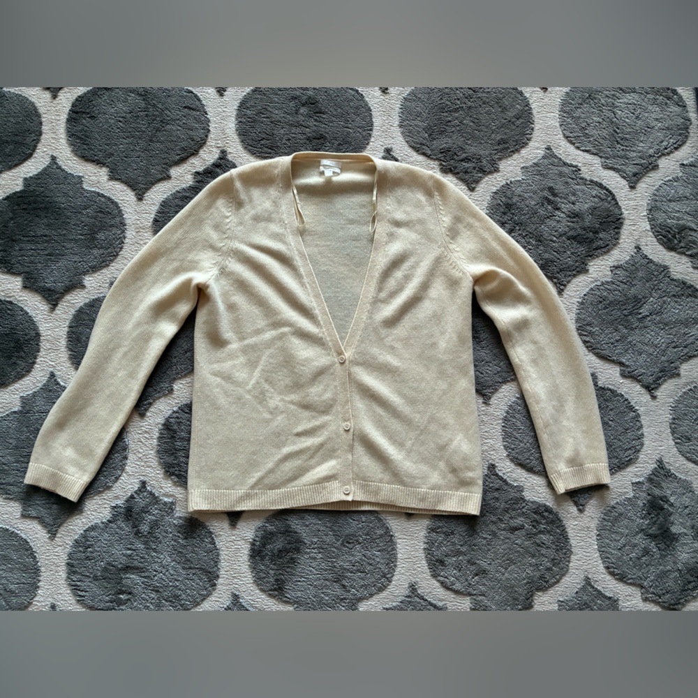 COS women size M 100% Pure Cashmere Ivory Cardigan Button Sweater Oversized READ